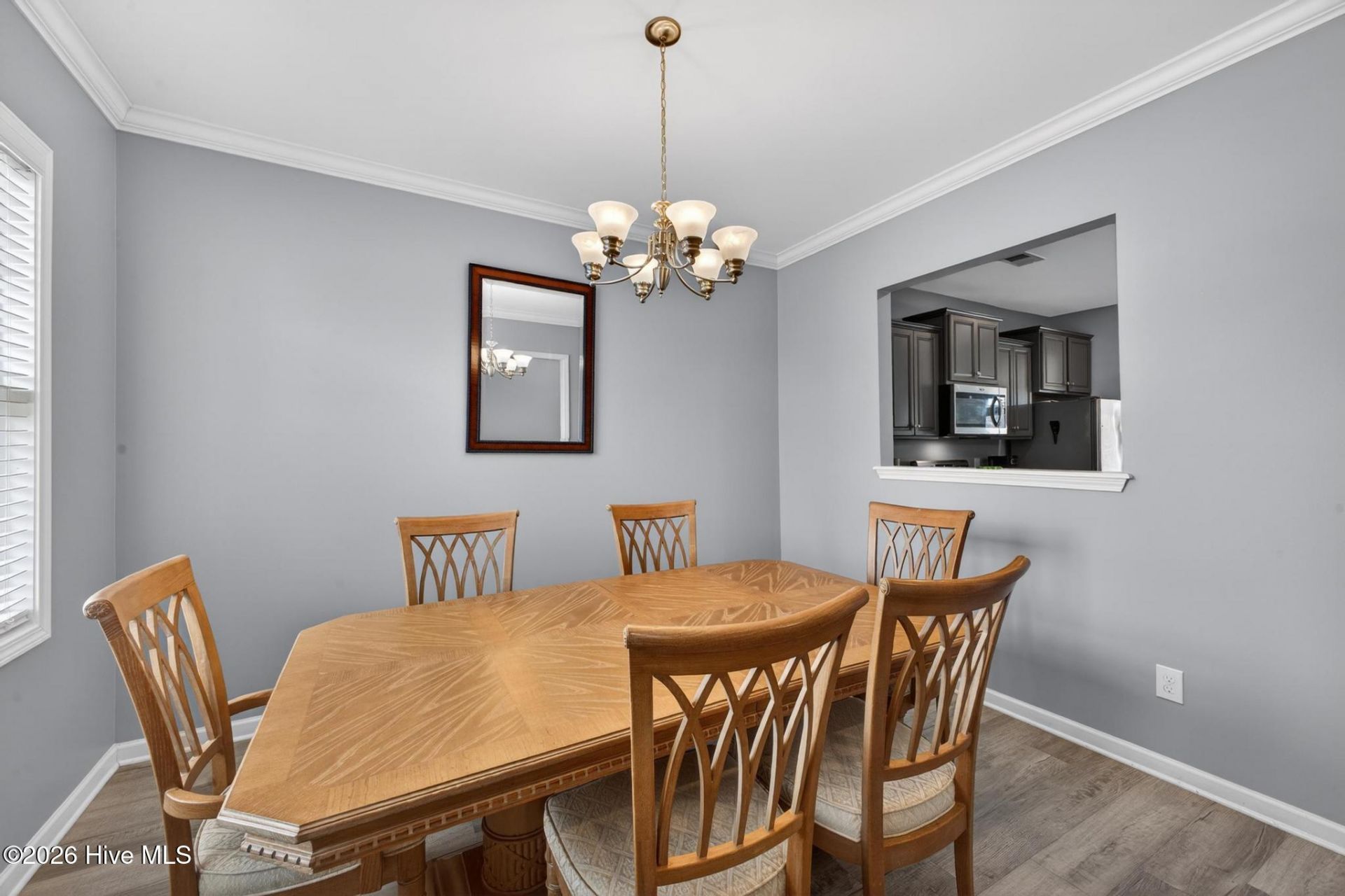 836 Delta Lane Photo 6