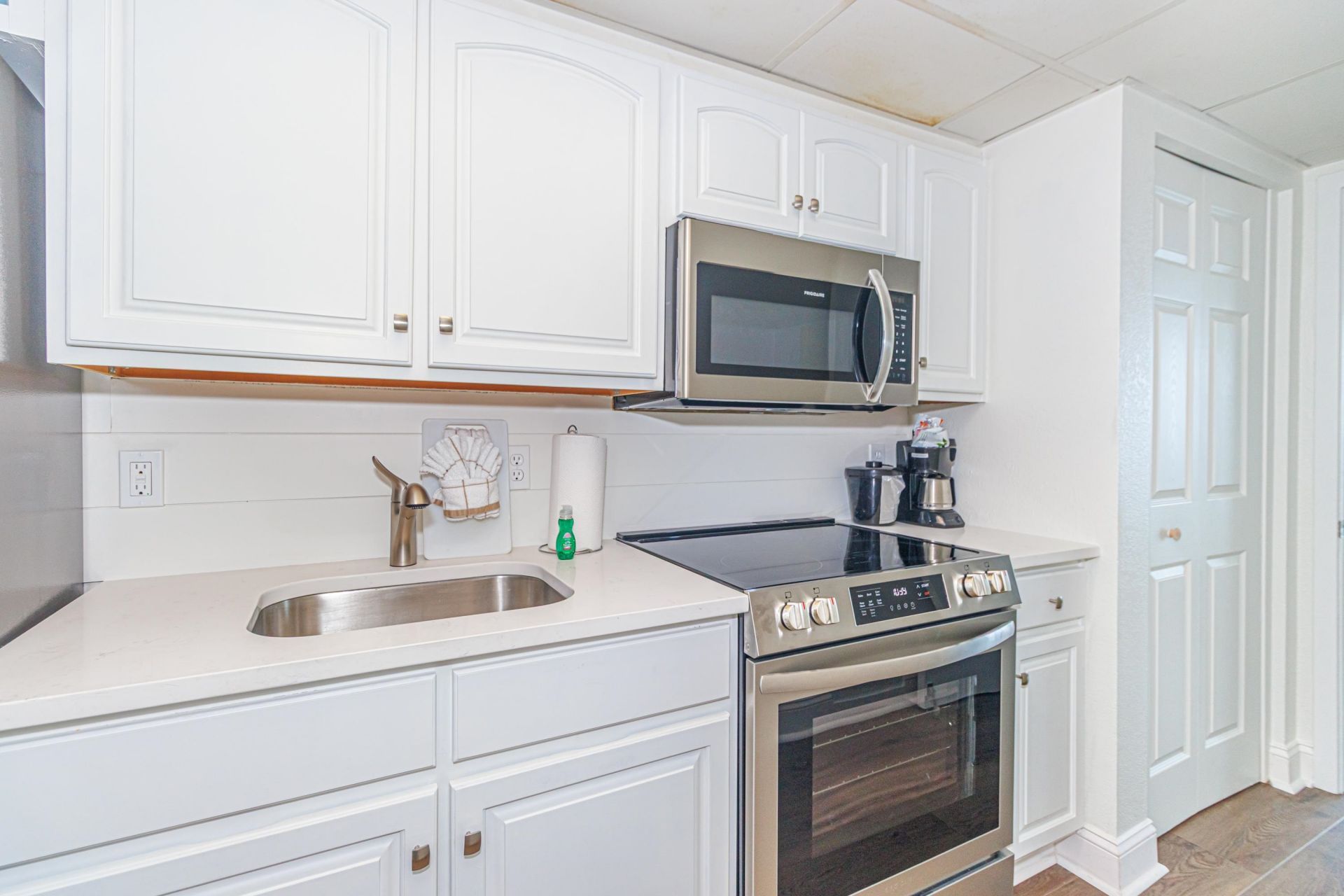 2401 S Ocean Blvd. Photo 25