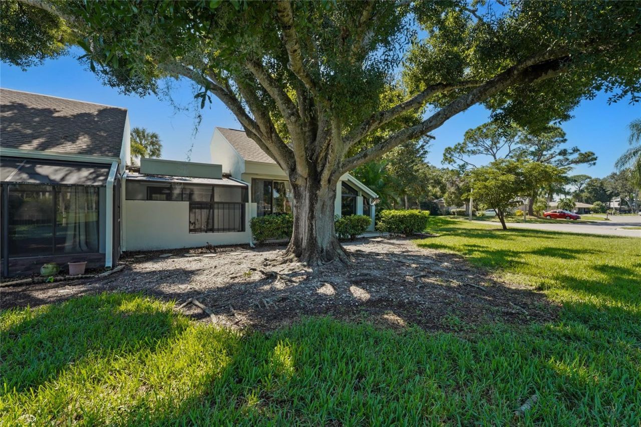 2383 Lakeside Mews, Unit D3, Sarasota, FL 34235 Photo