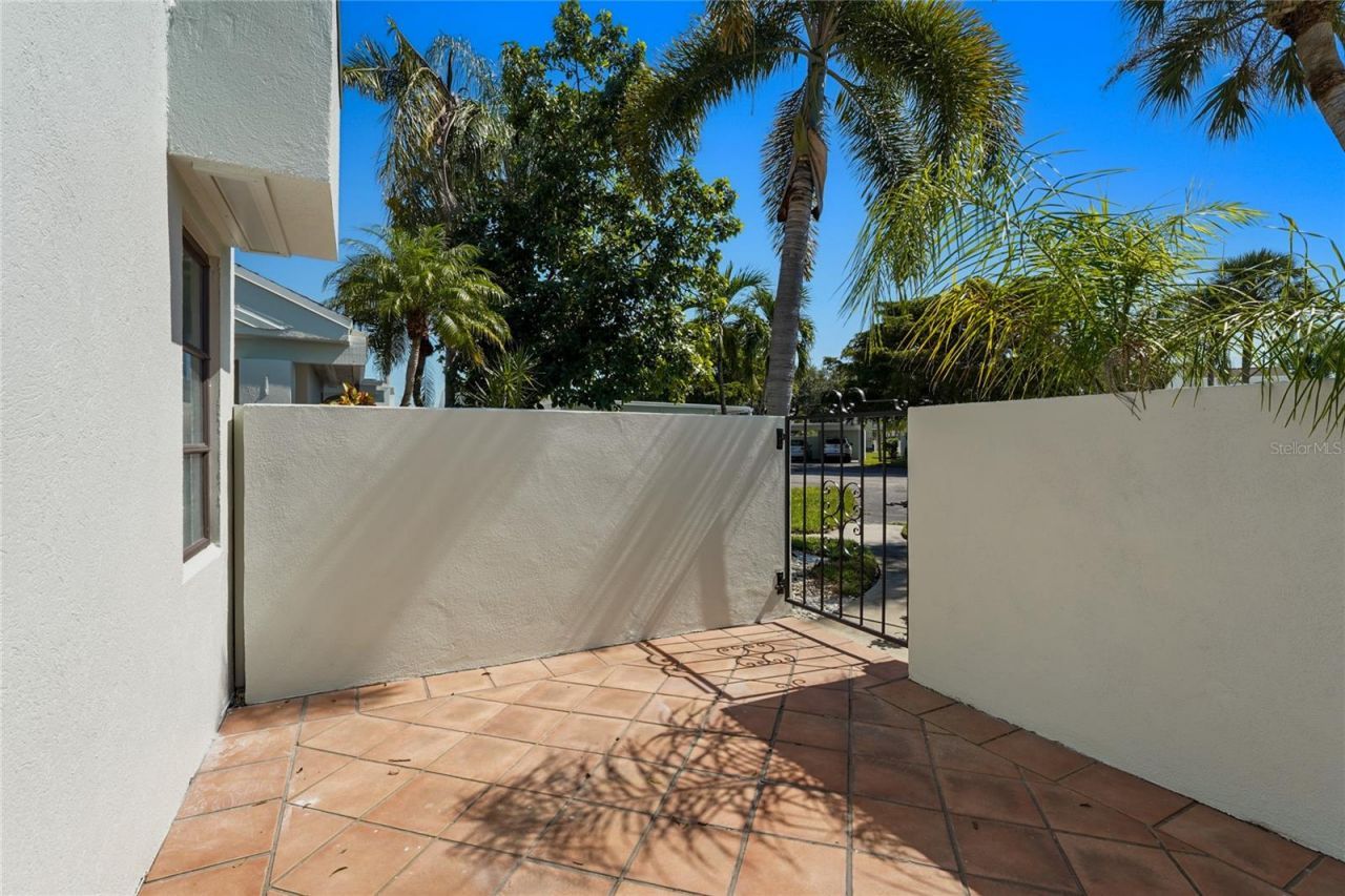 2383 Lakeside Mews, Unit D3, Sarasota, FL 34235 Photo