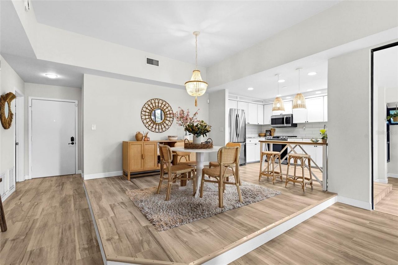 2383 Lakeside Mews, Unit D3, Sarasota, FL 34235 Photo