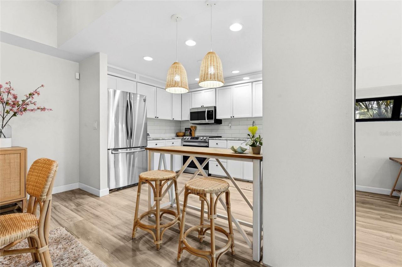 2383 Lakeside Mews, Unit D3, Sarasota, FL 34235 Photo