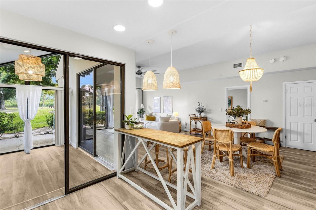 2383 Lakeside Mews, Unit D3, Sarasota, FL 34235 Photo