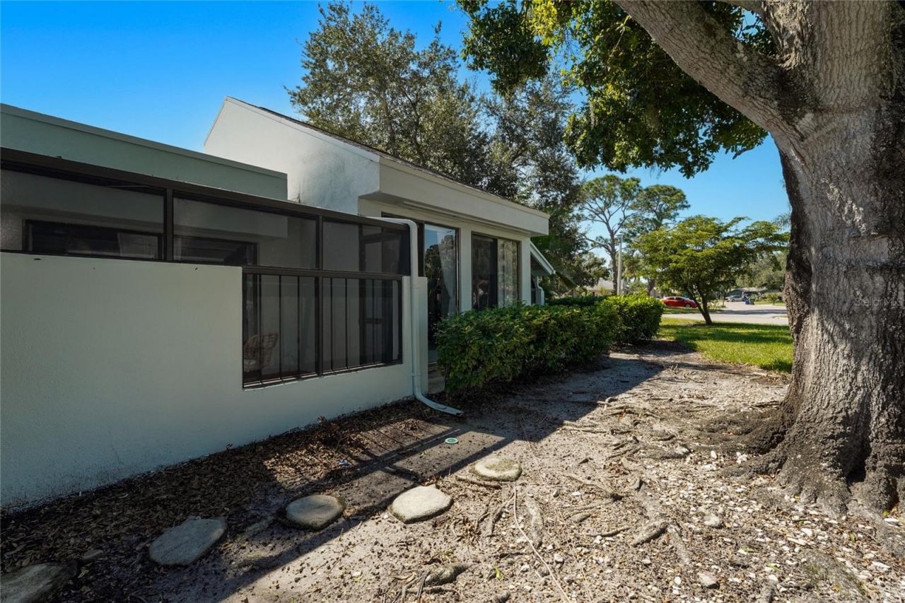 2383 Lakeside Mews, Unit D3, Sarasota, FL 34235 Photo