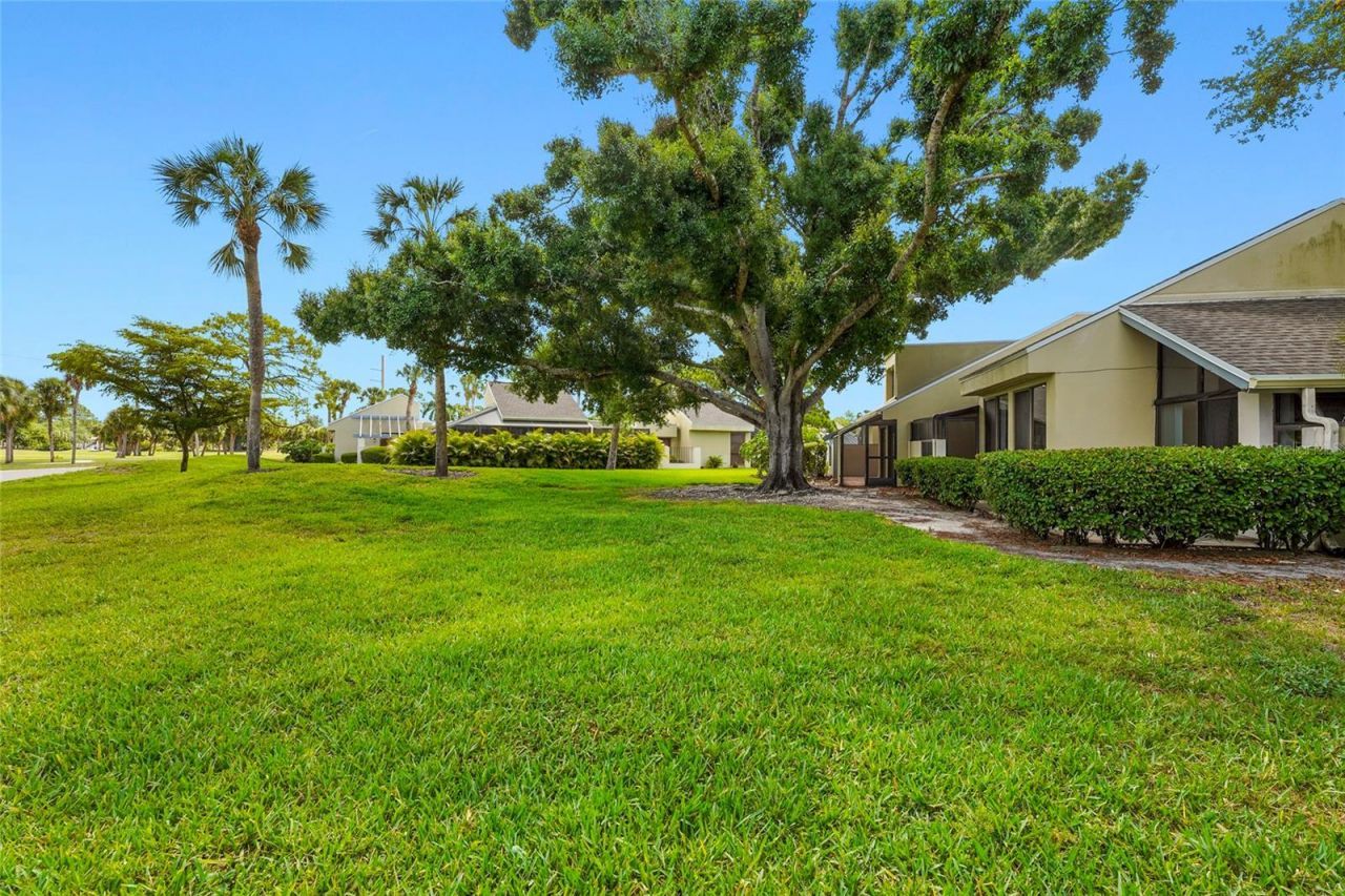 2383 Lakeside Mews, Unit D3, Sarasota, FL 34235 Photo