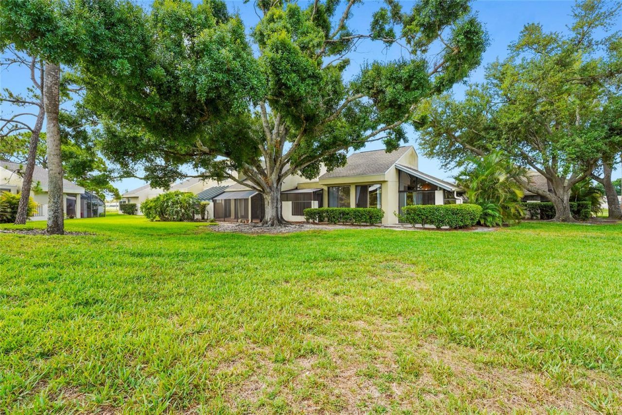 2383 Lakeside Mews, Unit D3, Sarasota, FL 34235 Photo