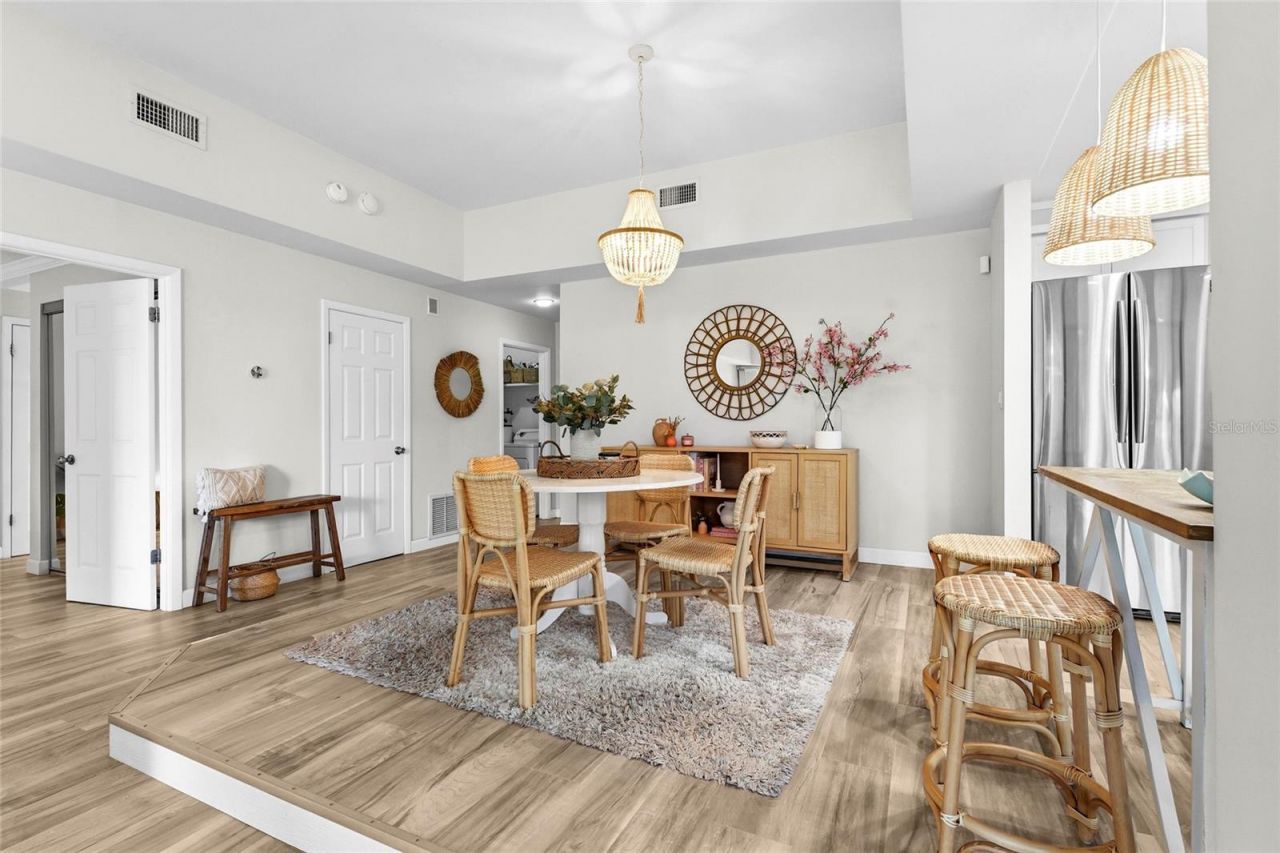 2383 Lakeside Mews, Unit D3, Sarasota, FL 34235 Photo