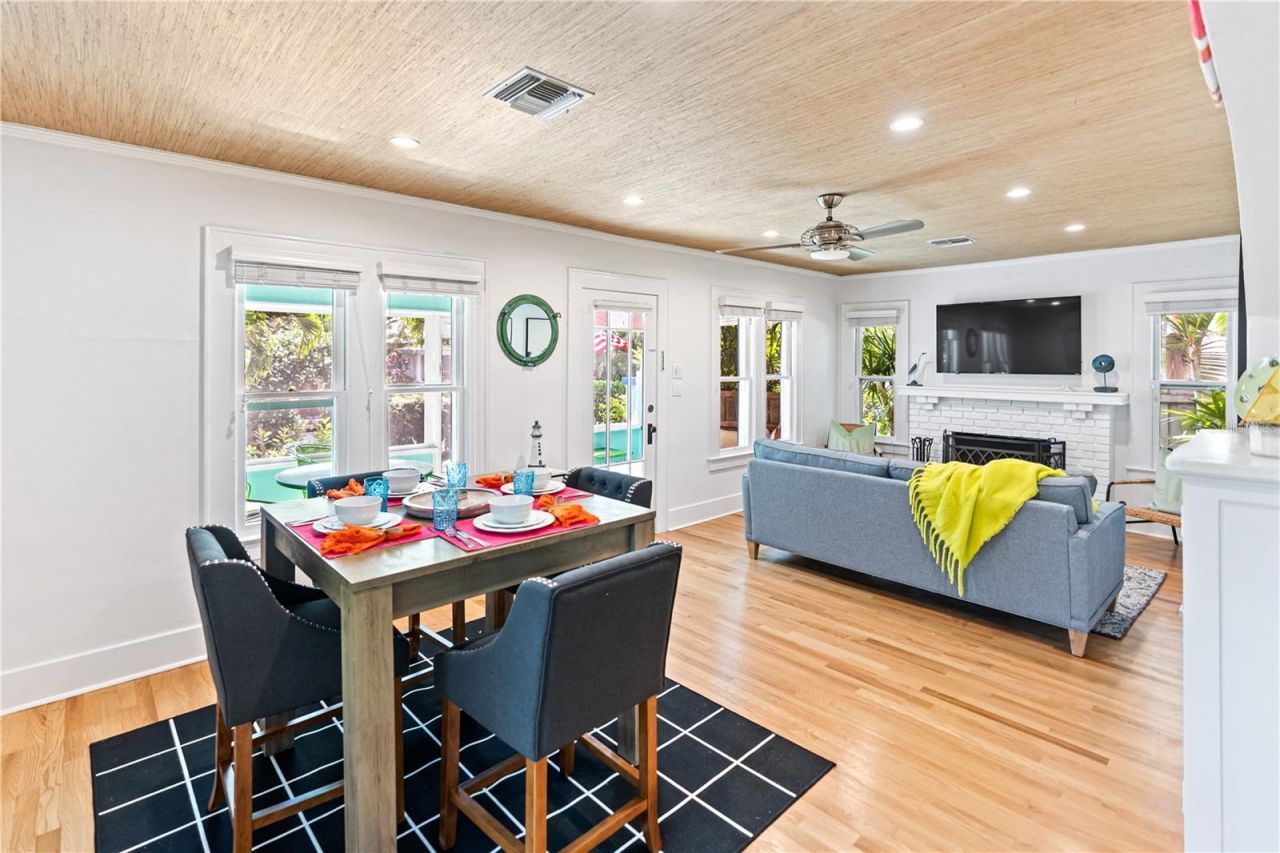 642 Ohio Place , Sarasota, FL 34236 Photo