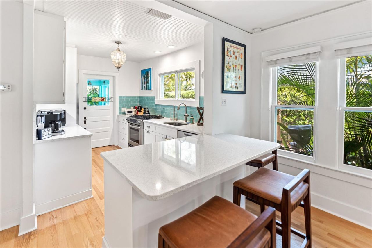 642 Ohio Place , Sarasota, FL 34236 Photo