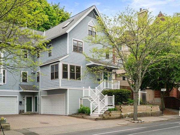 620 Washington St, Unit 620, Brookline, MA 02446