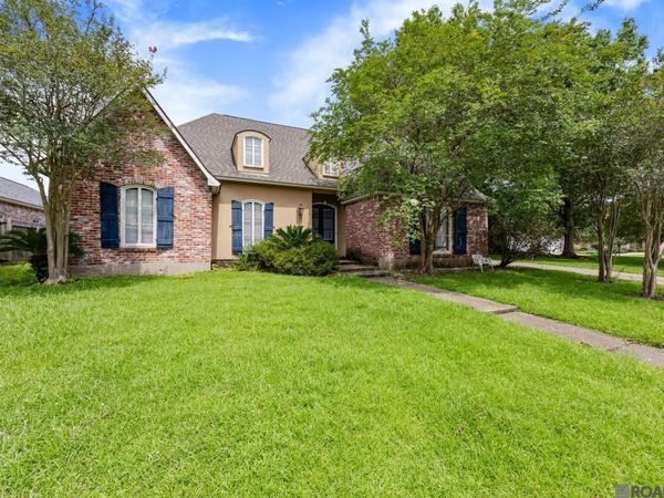 16306 Winding Ridge Ave, Prairieville, LA 70769