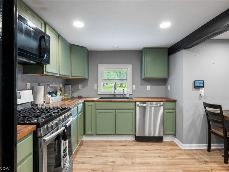 5434 Clay Street, Louisville, OH 44641 Photo 10