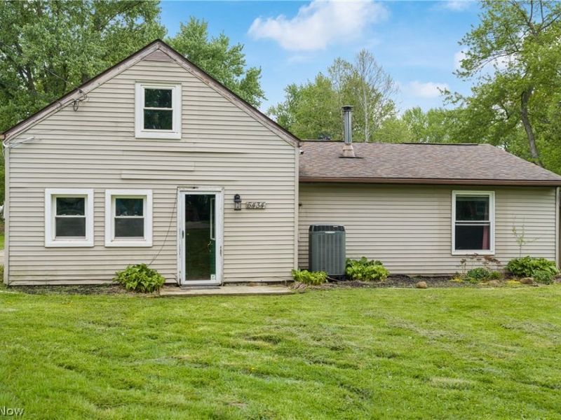 5434 Clay Street, Louisville, OH 44641 Photo 2