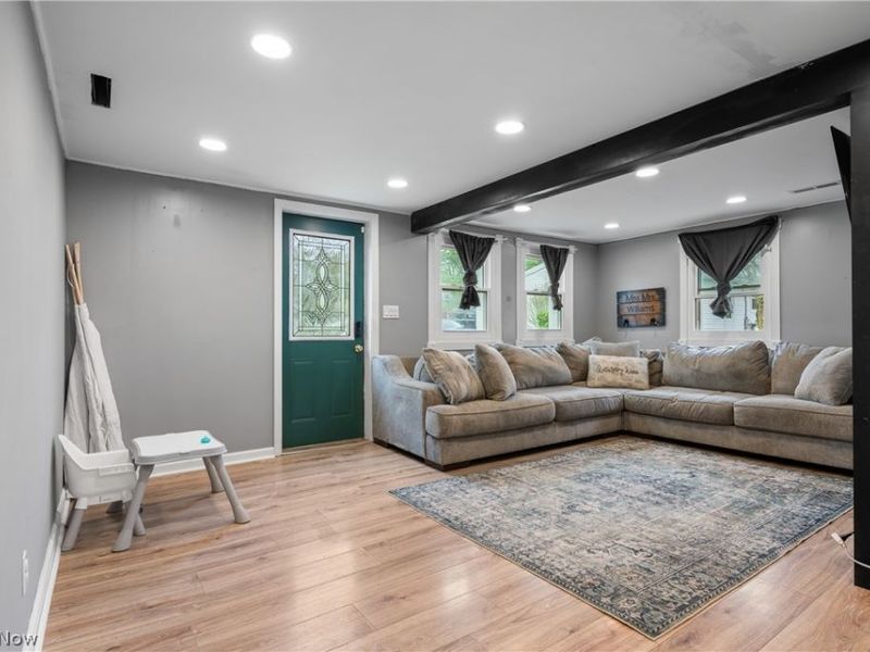 5434 Clay Street, Louisville, OH 44641 Photo 6