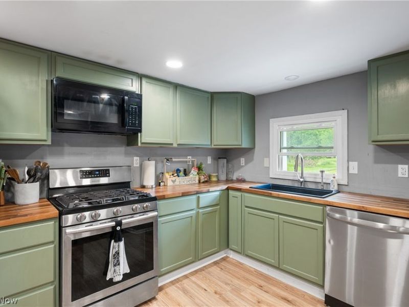 5434 Clay Street, Louisville, OH 44641 Photo 9
