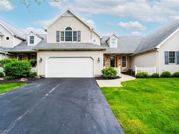 22 Fieldstone , Poland, OH 44514