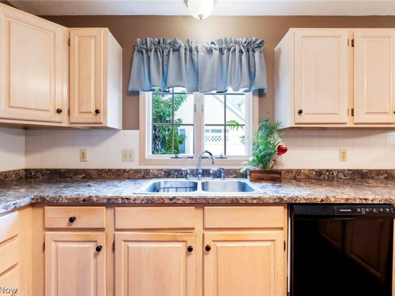 22 Fieldstone , Poland, OH 44514 Photo 16