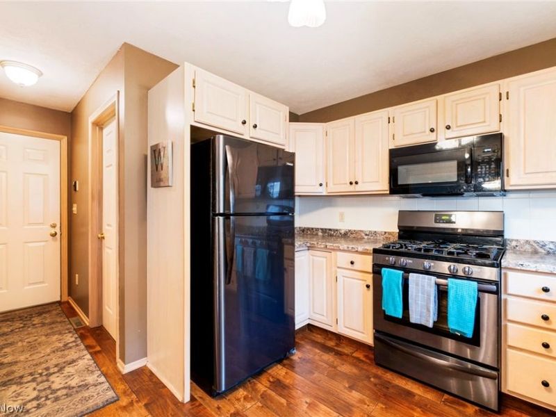 22 Fieldstone , Poland, OH 44514 Photo 20