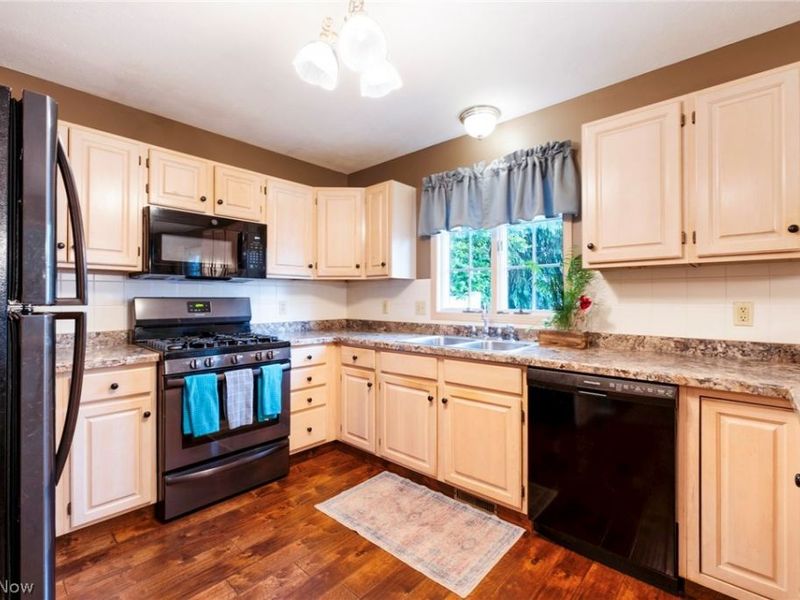 22 Fieldstone , Poland, OH 44514 Photo 21