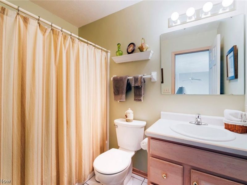 22 Fieldstone , Poland, OH 44514 Photo 36