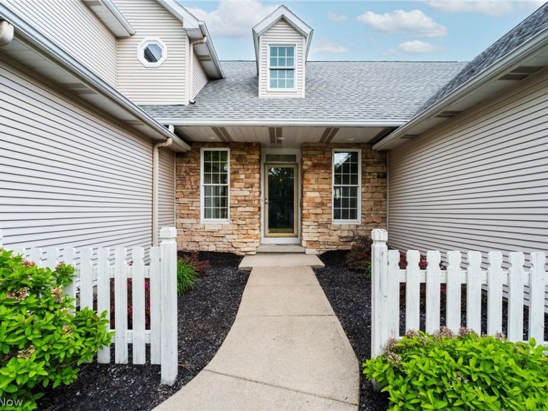 22 Fieldstone , Poland, OH 44514 Photo 4
