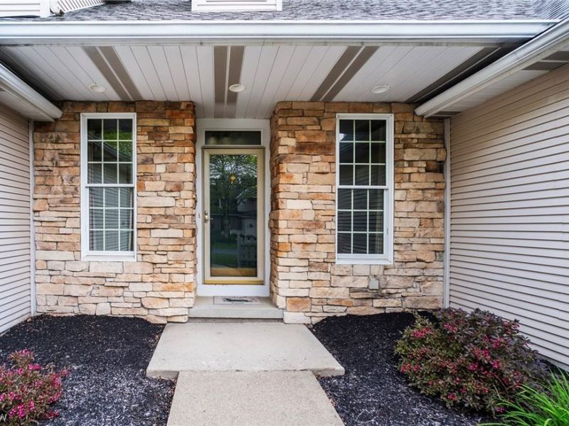 22 Fieldstone , Poland, OH 44514 Photo 5