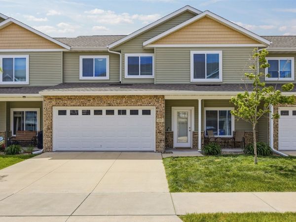 1237 Ronald Way , North Liberty, IA 52317