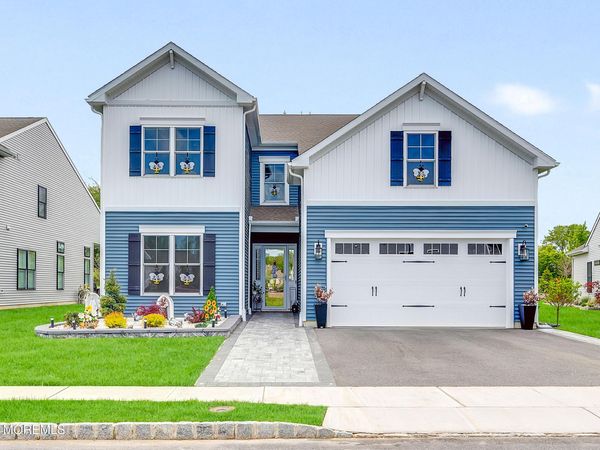 49 Pasture Drive, Farmingdale, NJ 07727