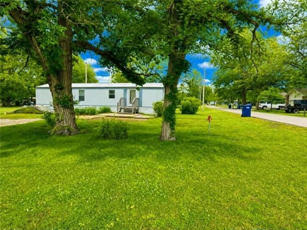 1201 E Buckeye Street, Columbus, KS 66725