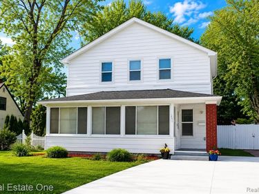 18475 Hazelwood Street, Roseville, MI 48066