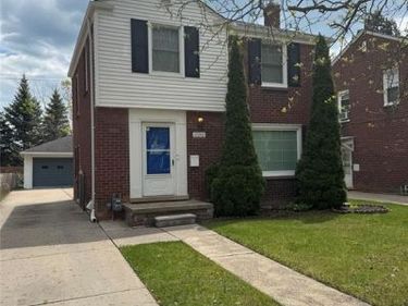 19242 Raymond Street, Grosse Pointe Woods, MI 48236