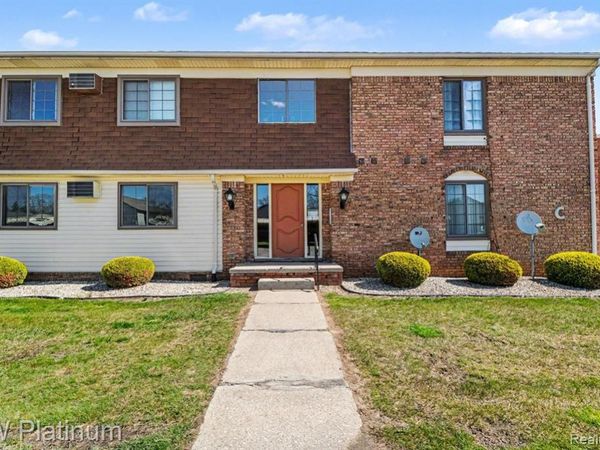 1900 River Road, Marysville, MI 48040