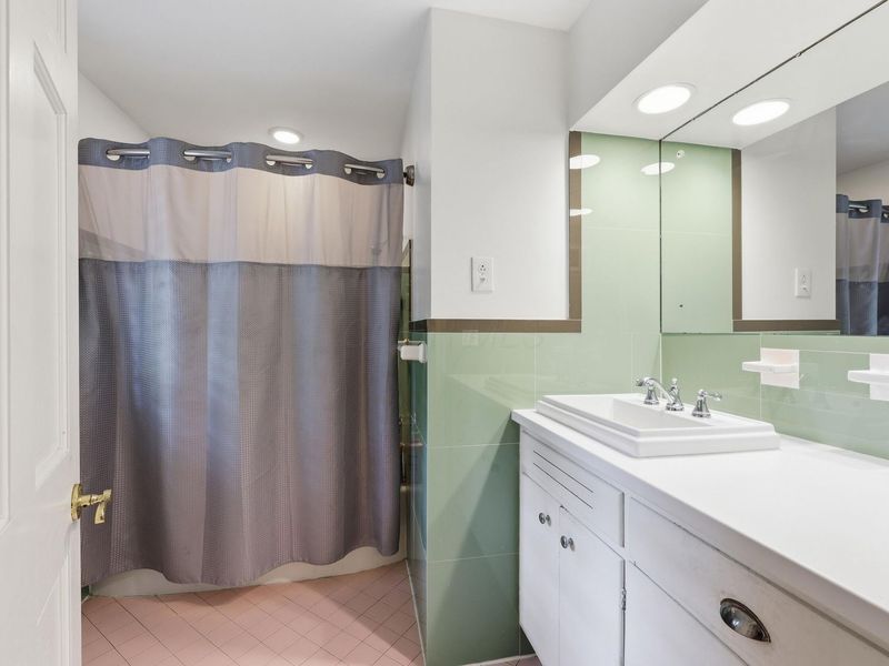 2406 Canterbury Road, Columbus, OH 43221 Photo 17