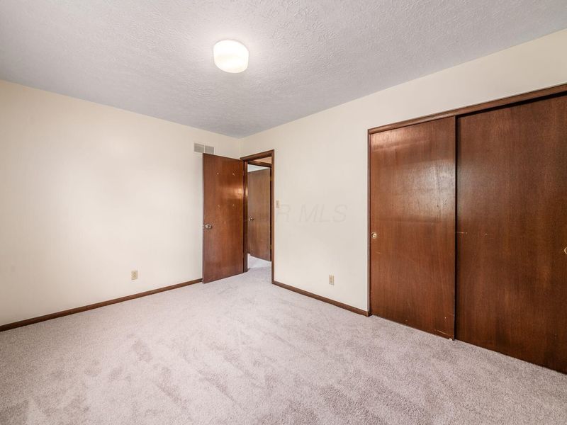 5725 Aspendale Drive, Columbus, OH 43235 Photo 30