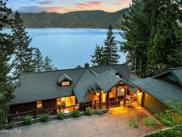 11004 N Rock Cliff Ct, Hayden, ID 83835