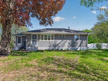 5932 Perry Avenue N, Crystal, MN 55429