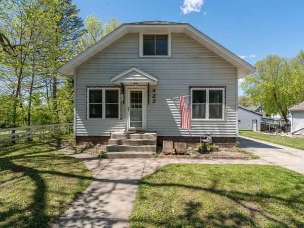 422 S 2nd Street, Le Sueur, MN 56058