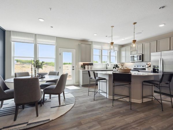 17962 Genoa Drive, Lakeville, MN 55044