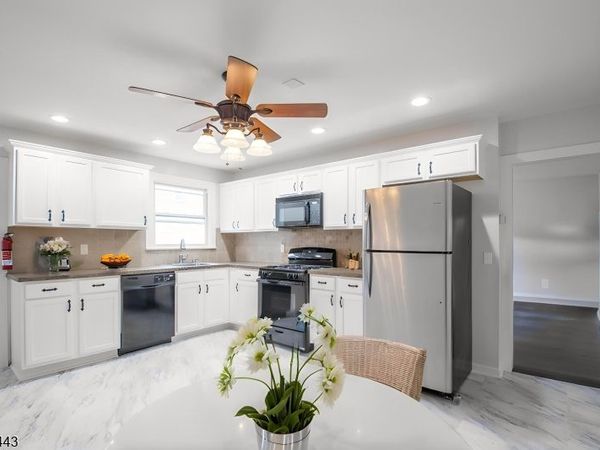 111 Roosevelt St, Unit 2, Roselle Park, NJ 07204