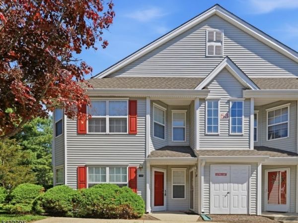 5301 Tudor Dr, Pequannock, NJ 07444