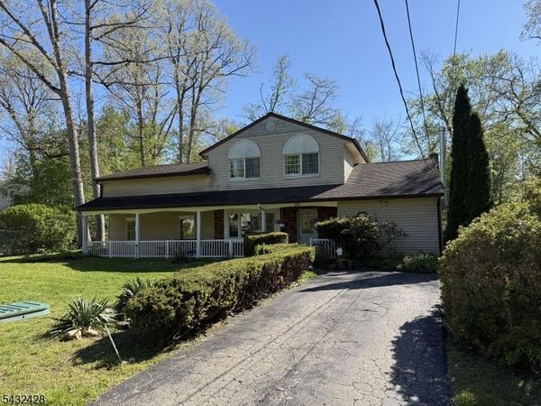 23 Lavina Trl, Jefferson, NJ 07438