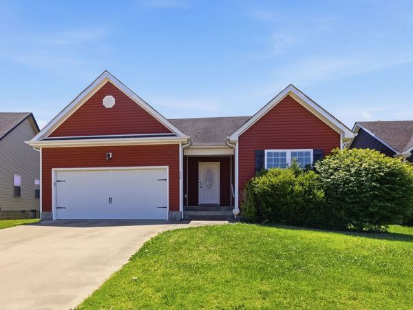 520 Falkland Cir , Clarksville, TN 37042