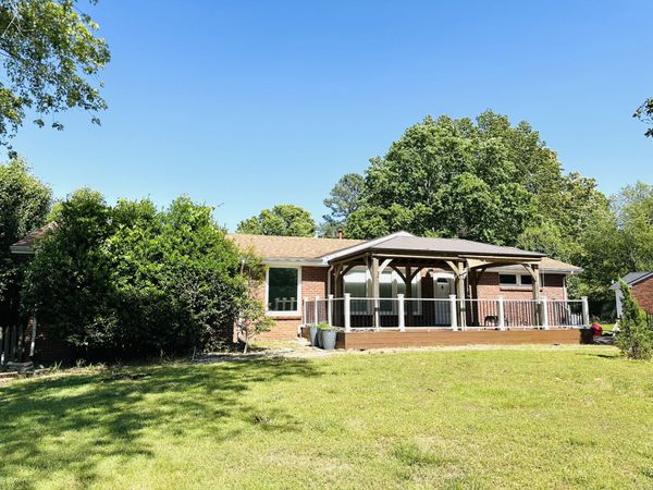 1255 Hillwood Dr , Clarksville, TN 37040