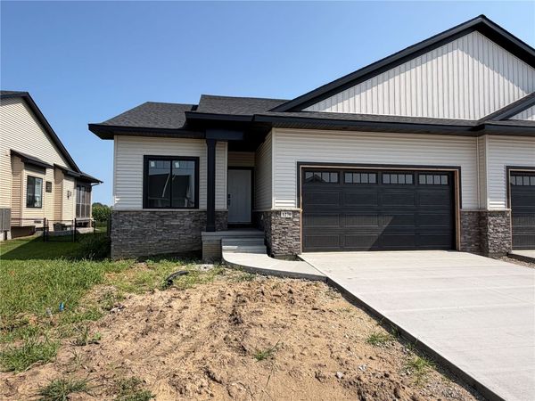 1270 Berkshire Lane, North Liberty, IA 52317