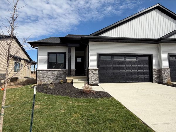 1270 Berkshire Lane , North Liberty, IA 52317