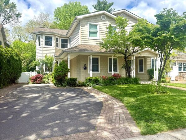 21 Marwood Road N, Port Washington, NY 11050