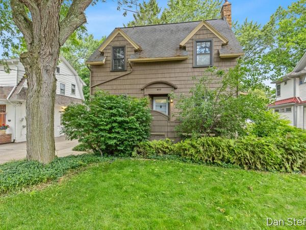 957 Maxwell Avenue SE, East Grand Rapids, MI 49506