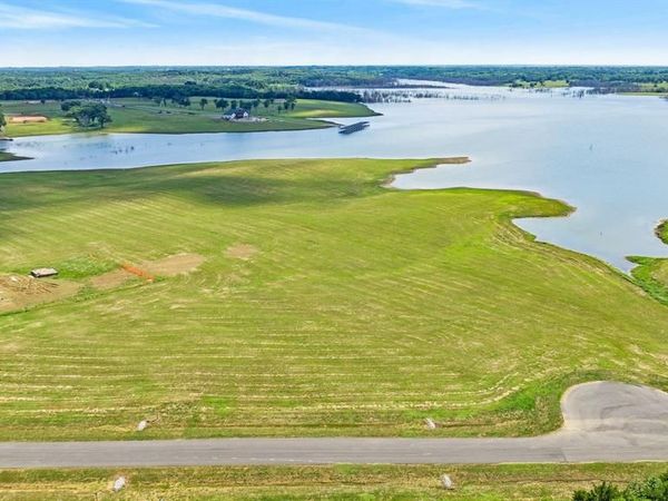 623 Lakeshore Terrace , Windom, TX 75492