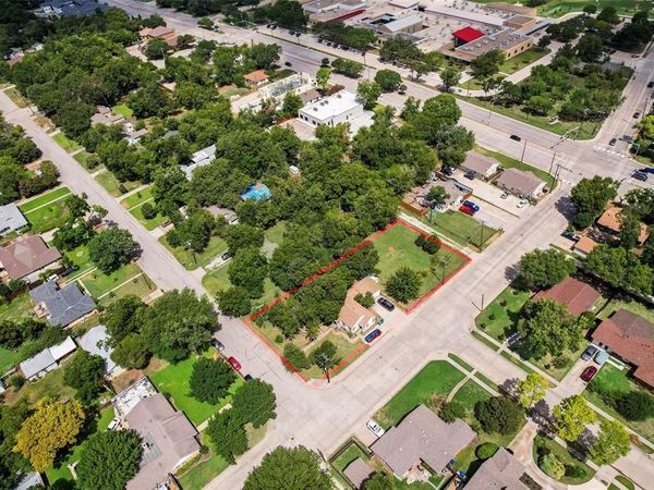 1715 Francis Street , Carrollton, TX 75006