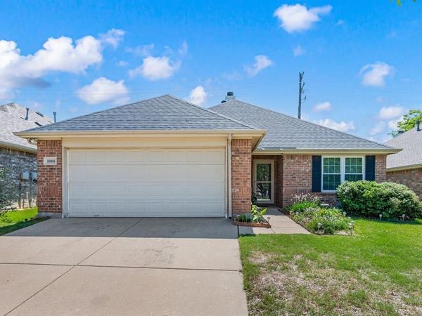 10008 Sourwood Drive , Fort Worth, TX 76244
